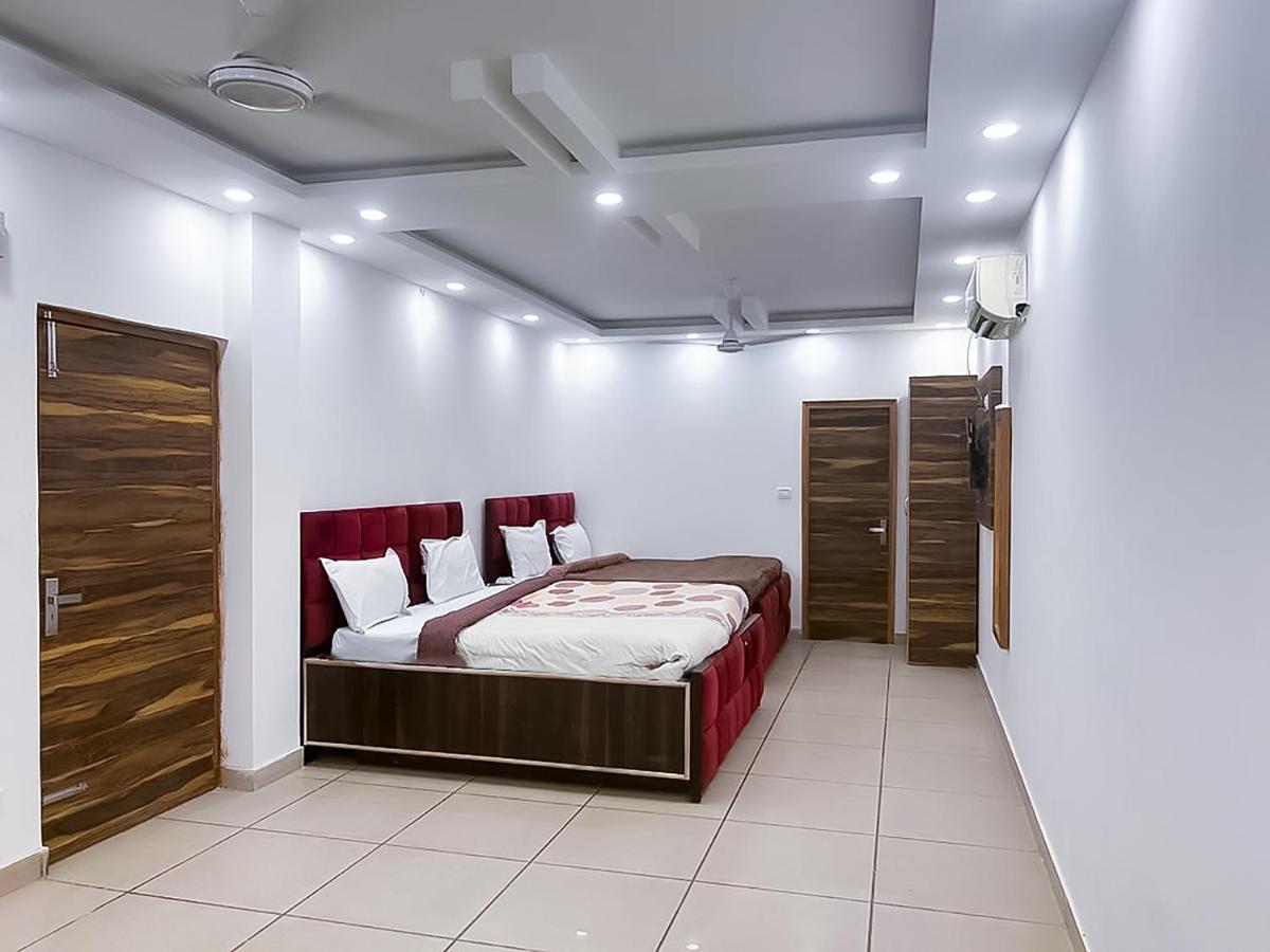 Roomshala 013 Js Garden - Near Jaypee Hospital Noida Eksteriør billede